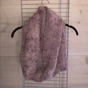 Peace & Pearls, Women’s Chenille Scarf, Rose Smoke